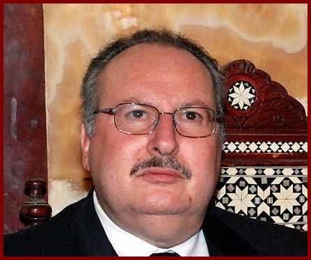 أحمد فؤاد”ملك مصر السابق” في باسبوره الدبلوماسي