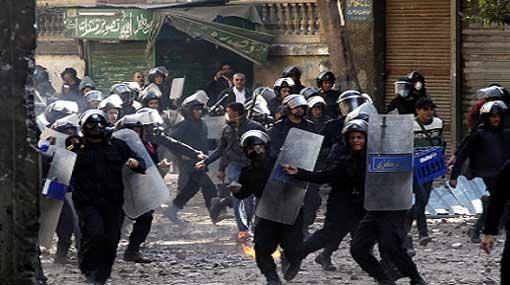 قوات الجيش تصل لقسم العامرية بعد محاصرته من الأهالي