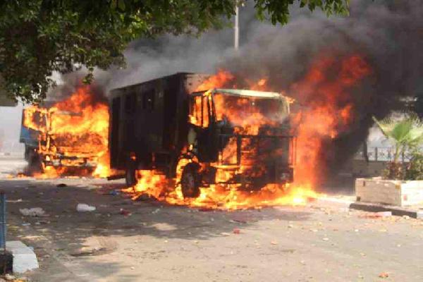 مقتل ضابط وإصابة 10 مجندين فى انفجار مدرعة بالعريش