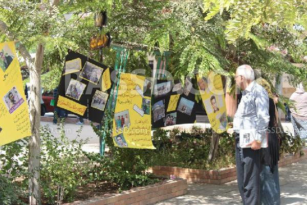 طلاب ضد الانقلاب يقومون بوقفة احتجاجية بطب المنصورة