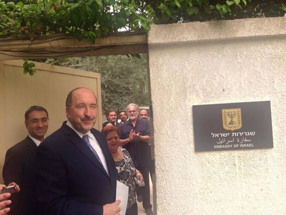 سفارة دولة الاحتلال بالقاهرة تشكر “السيسي” بعد إعادة افتتاحها أمس