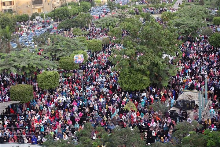 بالصور.. الآلاف يؤدون صلاة العيد في محافظات مصر