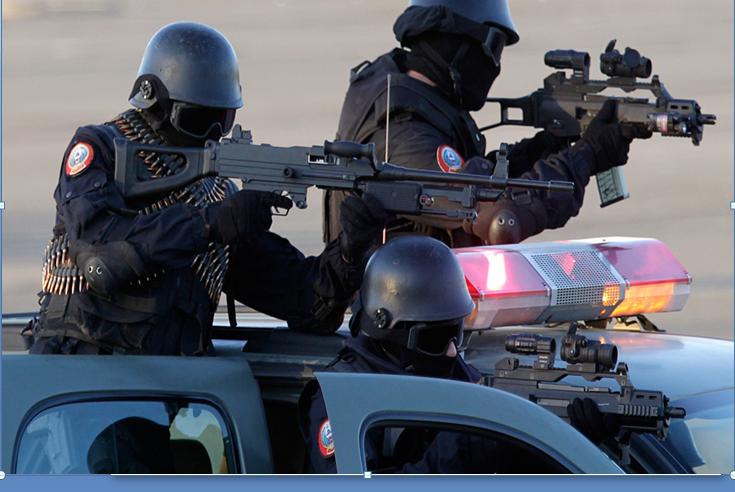 مداهمة مخزن يحوي سماعات تستخدم بمسيرات رفض الانقلاب