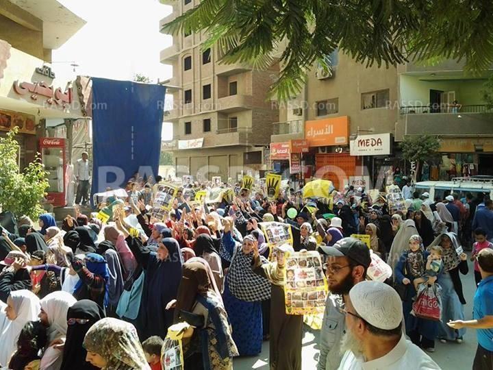 مسيرات حاشدة بحدائق حلوان في مليونية الوفاء لدماء الشهداء