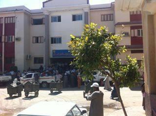 عمال مجلس مدينة دار السلام بسوهاج يضربون عن العمل