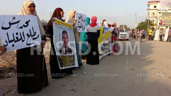 سلسلة بشرية في الشرقية تنديدًا بانقطاع الكهرباء