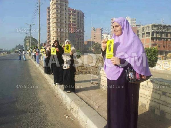 سلسلة بشرية بالمنصورة لفضح جرائم العسكر