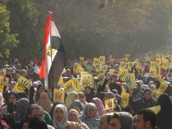 مسيرة بالمهندسين تنديدًا بتردي الأوضاع الاقتصادية