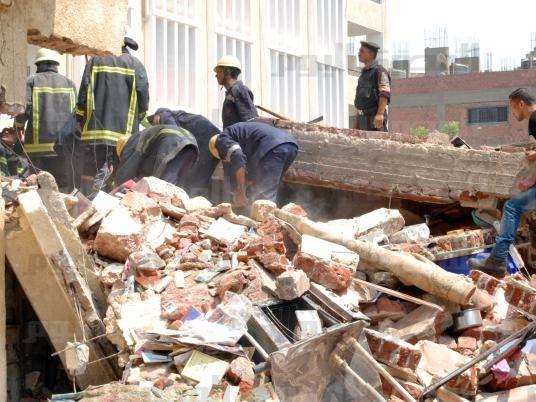 مصرع شخص وإصابة آخرين في انهيار منزل بالمحلة