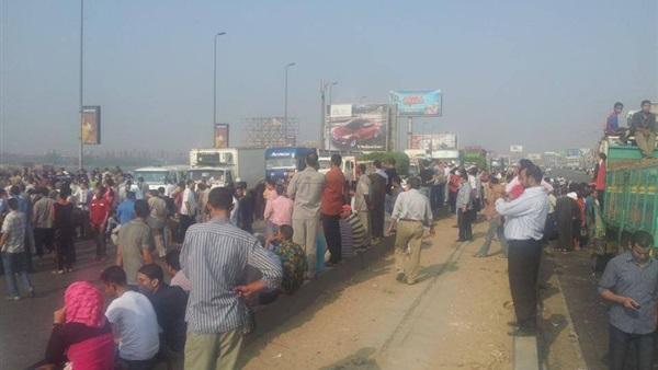 سكان فيصل يقطعون الدائري احتجاجًا على انقطاع المياه