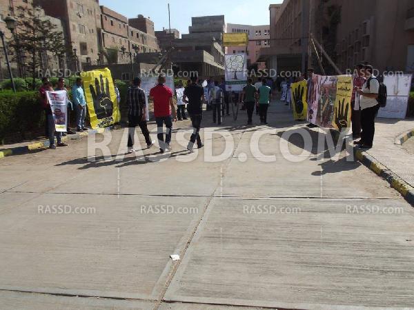 وقفة لطلاب هندسة المنوفية ضد اعتقال زملائهم