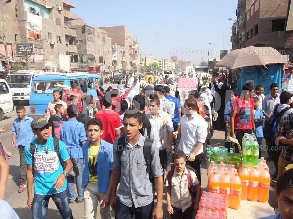 مسيرة لطلاب مجمع بهتيم اعتراضًا على زيارة وزير التعليم