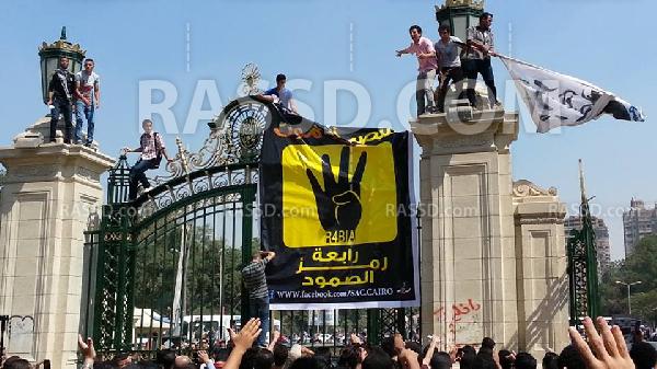 طلاب جامعة القاهرة:لا لعسكرة الجامعات