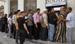 “موظفو قطاع غزة”: حكومة التوافق تتجاهل حقوقنا في صرف الرواتب