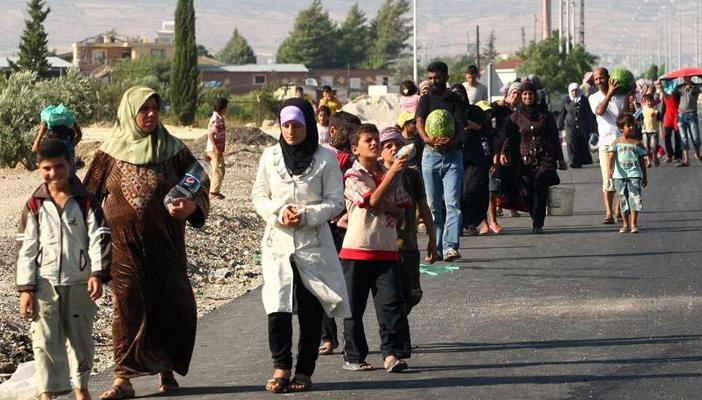 فنلنديون يقابلون المهاجرين بحجارة ومفرقعات نارية