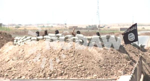 فيديو | حوار بين جنود داعش والأكراد خلال الهدنة