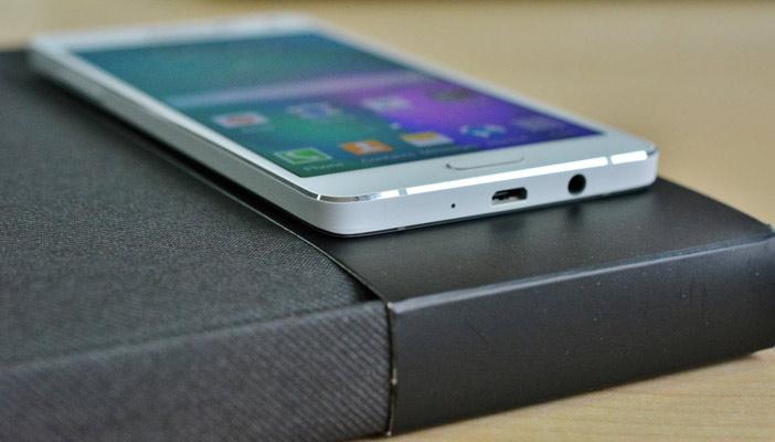 “سامسونج” تطرح هاتفها الجديد Samsung Galaxy S7 بشكلين مختلفين