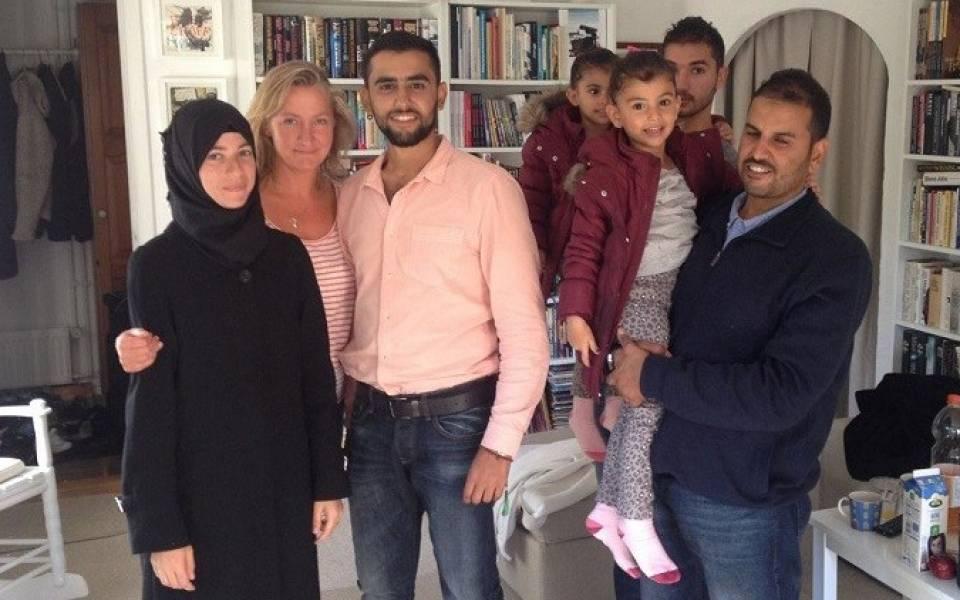 محاكمة عائلة دنماركية بسبب تقديم  قهوة وكعك لعائلة سورية