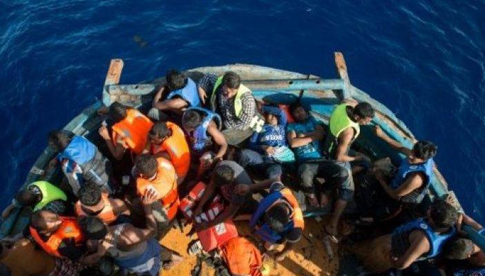 خفر السواحل الإيطالي: إنقاذ ١١٠٠ مهاجر في عرض “المتوسط” أمس