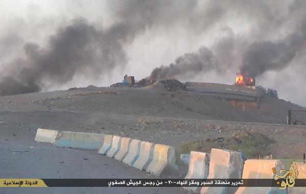 صور | داعش تسيطر على منطقة اللواء 30 للجيش العراقي