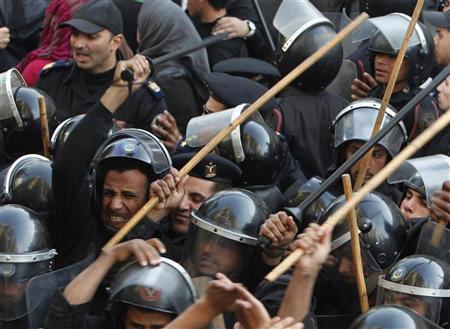 أمن الانقلاب يهاجم منزل صحفي بسيناء ويختطف اثنين