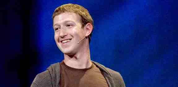 مؤسس “فيس بوك” يربح 950 دولارًا بعد كل شهيق وزفير