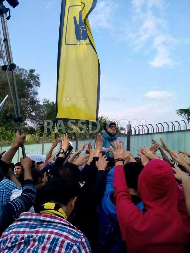 صور | وقفة أمام القنصلية المصرية بتركيا تنديدًا بالانقلاب