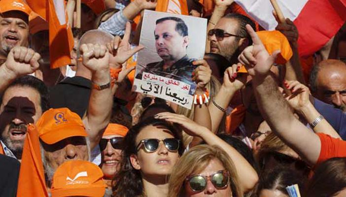 آلاف اللبنانيين يحتشدون دعمًا لـ”ميشال عون” رئيسًا للبلاد