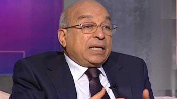 هويدي:  على جمعة أهان عمامته والعلم المنتسب إليه