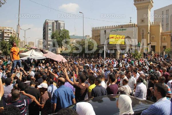 بالصور ..الآلاف يشيعون جثمان الشهيد بلال علي بمدينة نصر