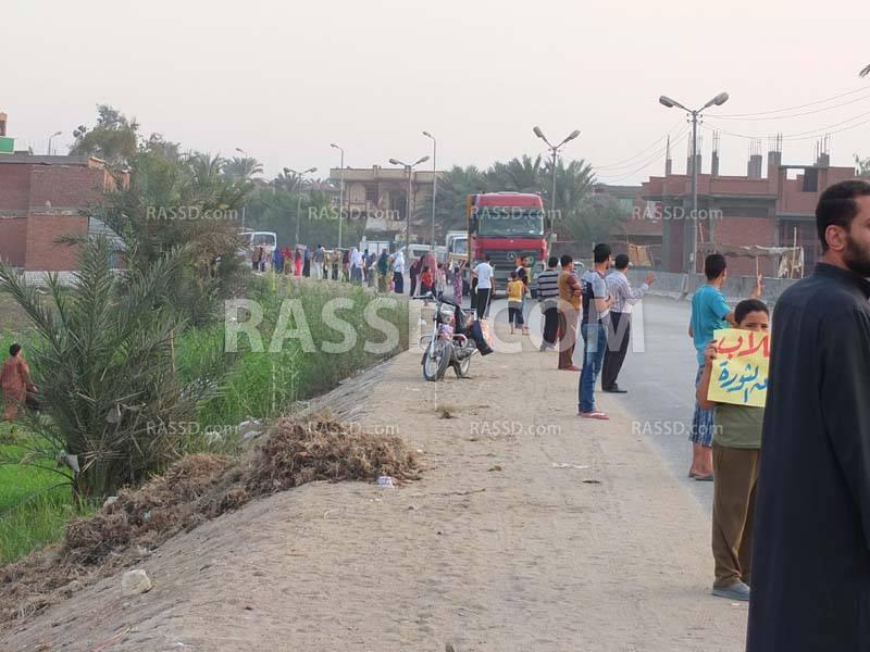 سلسلة بشرية في الفيوم دعمًا للحراك الطلابي