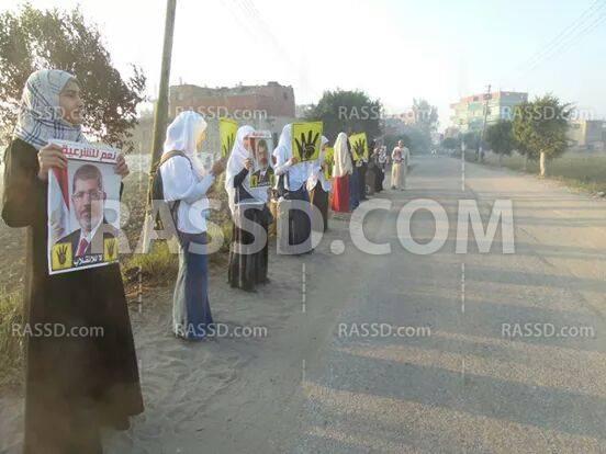 سلاسل بشرية بفاقوس الشرقية تضامنا مع طلاب مصر