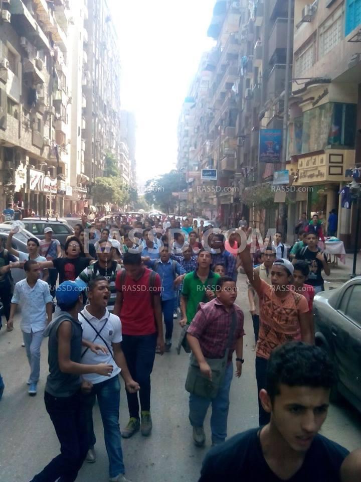 صور| مسيرة شبابية تجوب شوارع عين شمس