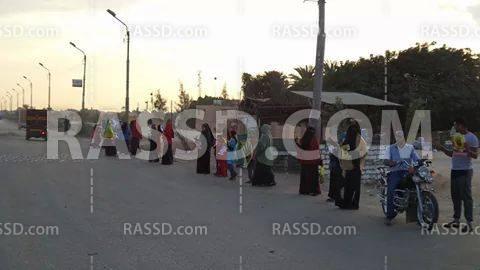 سلسلة بشرية في المنيا تنديدًا بجرائم الانقلاب