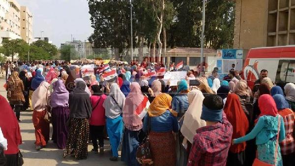 “رجعوا التلامذة” شعار طلاب جامعة المنصورة في تظاهراتهم اليوم