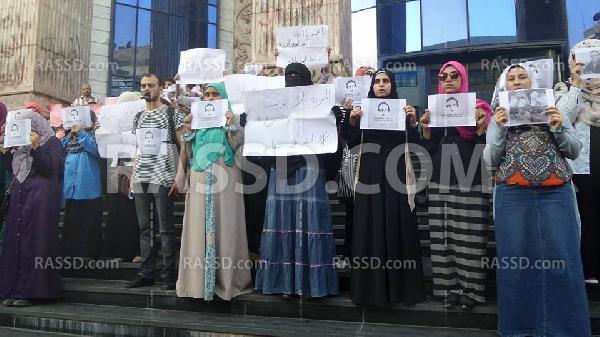 صور| وقفة صامتة بالصحفيين تضامنًا مع “سلطان”