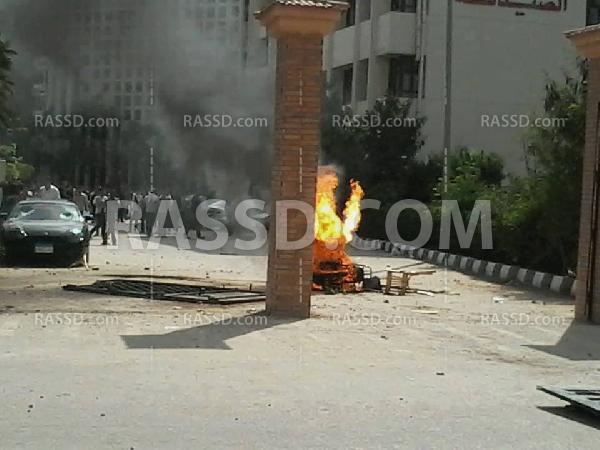 طلاب “المنصورة” يقتلعون البوابات ردًا على اقتحام أمن الانقلاب