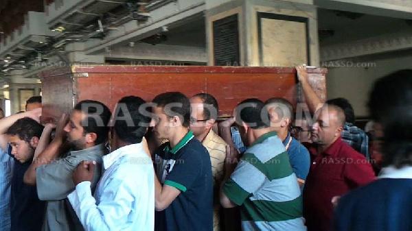 بالصور..المئات يشيعون جنازة شهيد”رابعة”