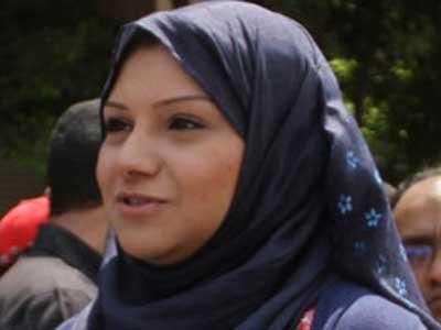 سلطات مطار القاهرة تمنع أسماء محفوظ من السفر