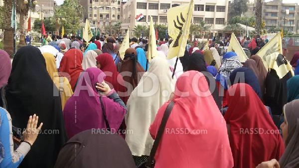 طلاب جامعة الفيوم يؤدون صلاة الغائب على “عمر الشريف”