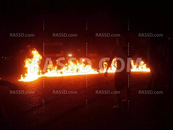 مجهولون يقطعون طريق مصر أسوان الزراعي بالجيزة