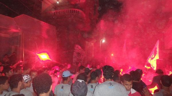 صور| وقفة لأولتراس نهضاوي تطالب بعودة “مرسي”