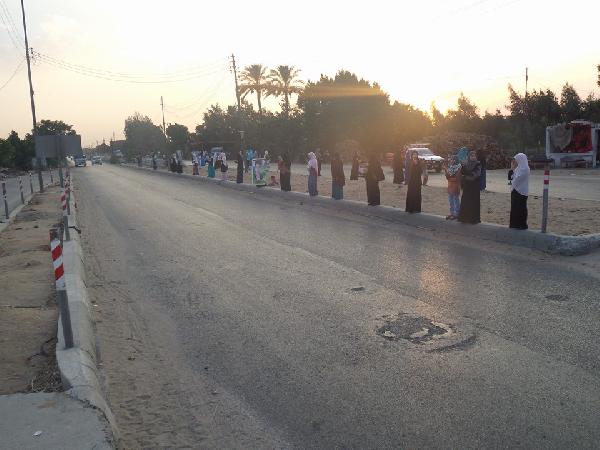 سلسلة بشرية في القرين بالشرقية ضمن فعاليات أسبوع “أسقطوا ‏النظام”