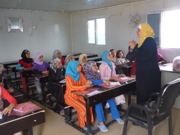 مؤتمر بالأردن يدعم “التعليم عن بعد” لـ”الطلبة اللاجئين”