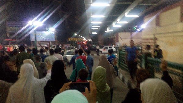 صور| تظاهرة مسائية رافضة للانقلاب بمدينة أسيوط