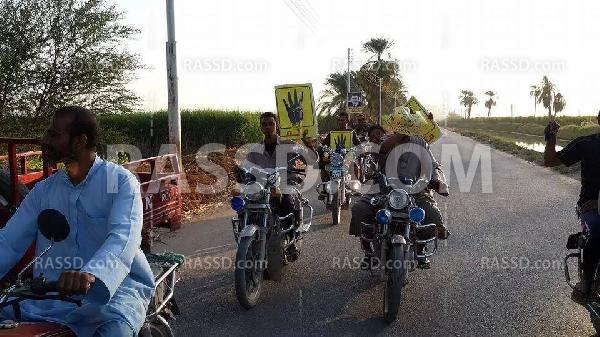 صور| بالدراجات النارية.. أهالي قوص يرفضون الانقلاب العسكري