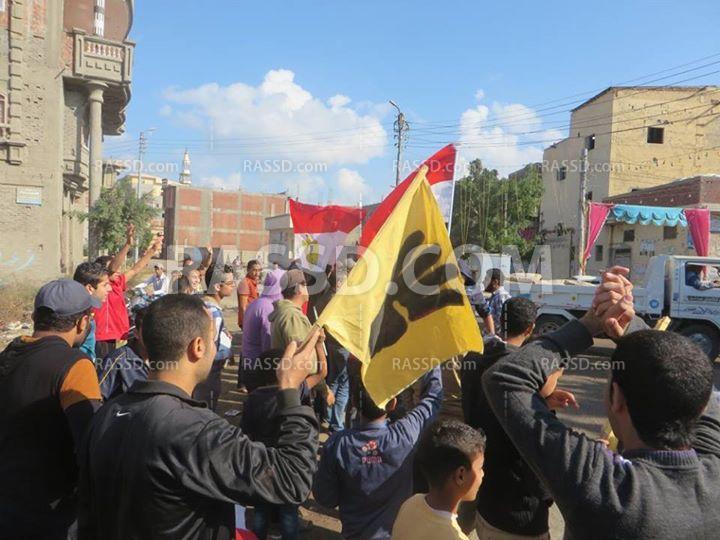 “الدمايطة” يستهلون أسبوع “العسكر يبيع سيناء” بتظاهرات صباحية