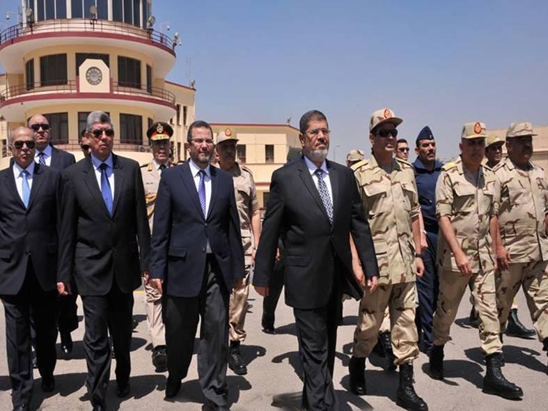 مصدر بالنيابة ينفي حبس الرئيس مرسي15يوم أثناء التحقيق