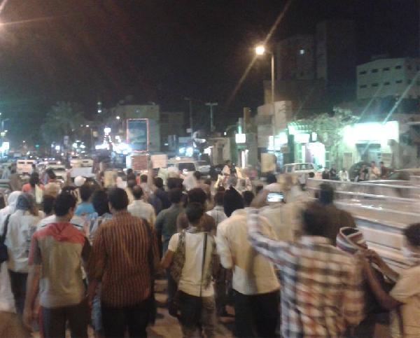 صور| مسيرة بـ”أسوان” تهتف: “أهل سينا دول أهالينا..”