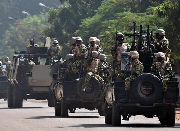 الاتحاد الأفريقي يدعو إلى انتقال مدني للحكم في بوركينافاسو